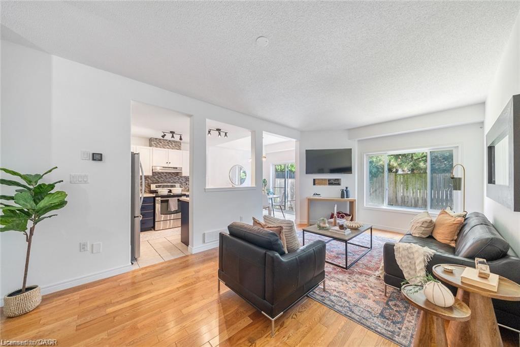 4-10 Liddycoat Lane Unit: 4