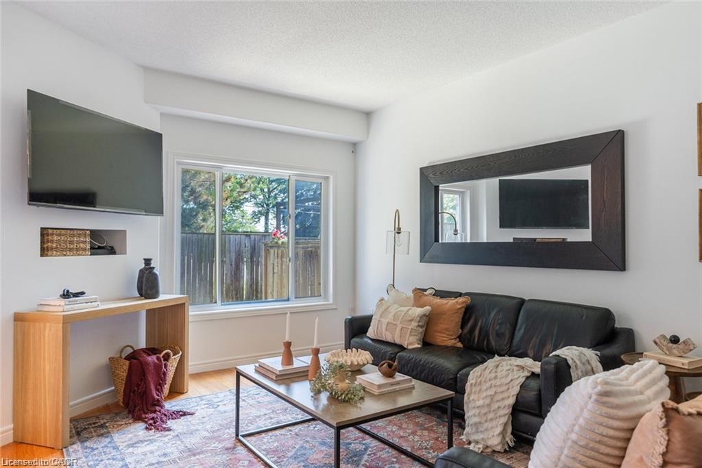 4-10 Liddycoat Lane Unit: 4