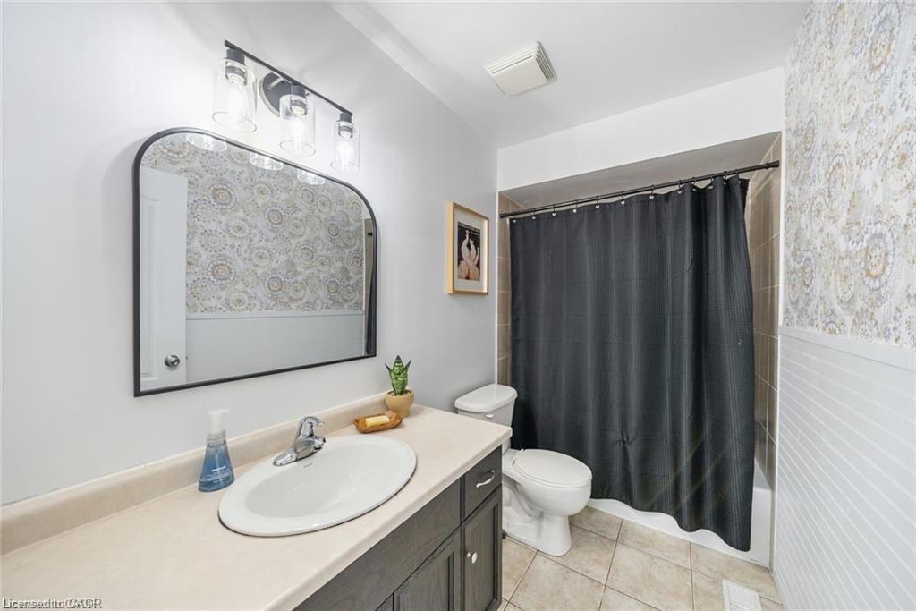 4-10 Liddycoat Lane Unit: 4