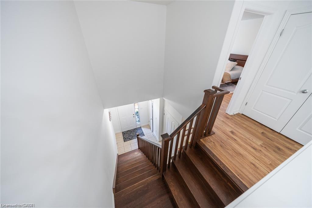 4-10 Liddycoat Lane Unit: 4
