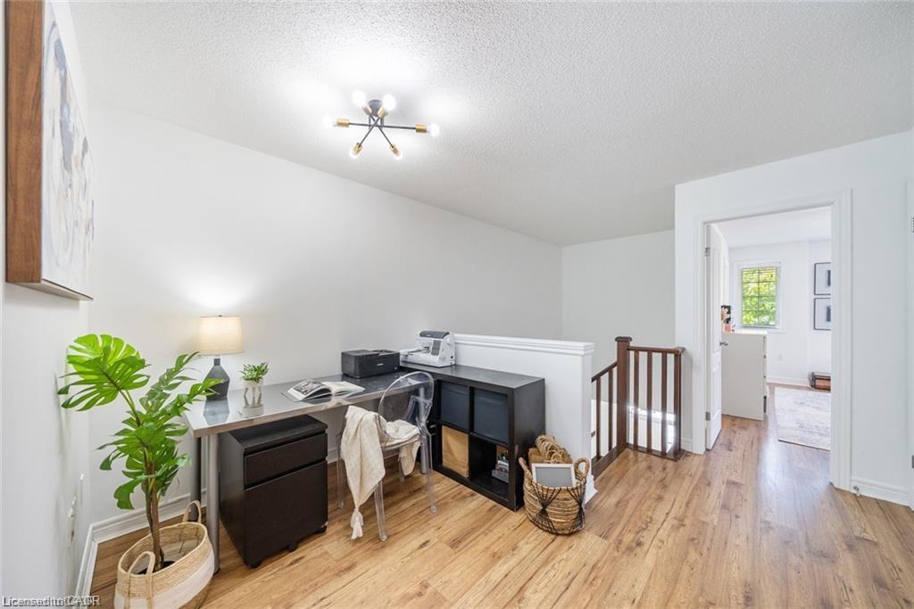 4-10 Liddycoat Lane Unit: 4