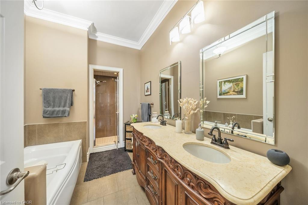 27-80 New Lakeshore Road Unit: 27