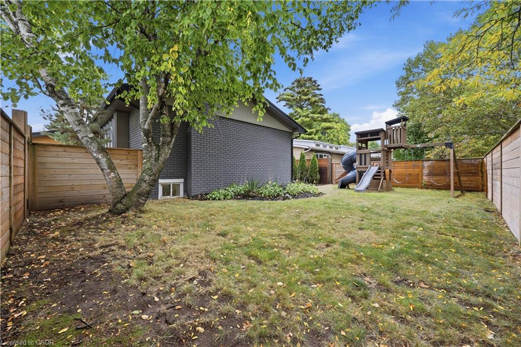 134 Fairwood Place W