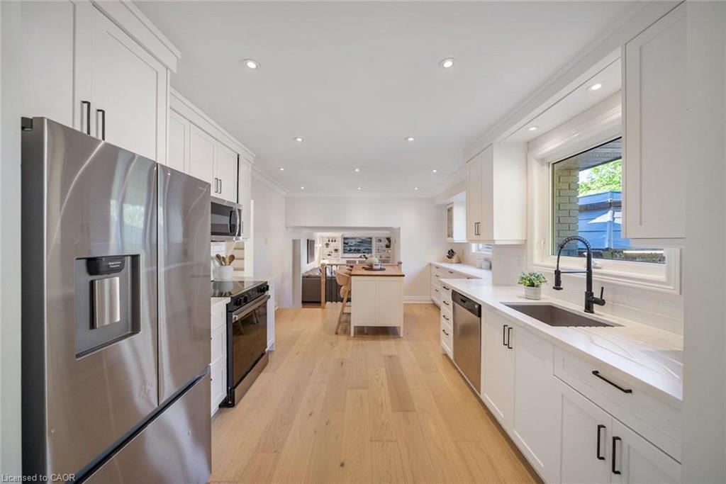 134 Fairwood Place W