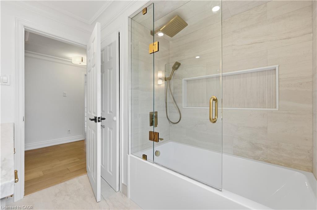 134 Fairwood Place W