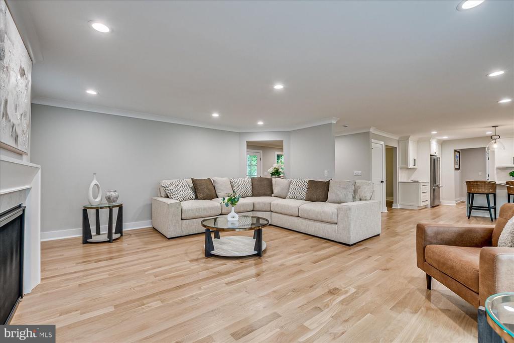 569 RIVERSIDE DRIVE