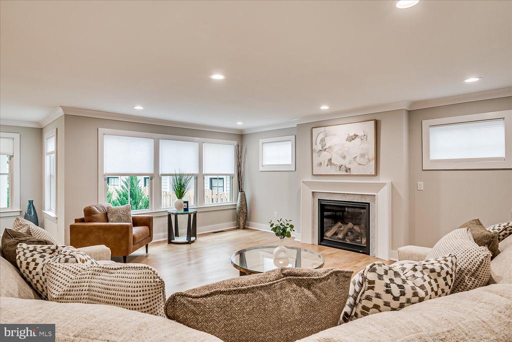 569 RIVERSIDE DRIVE