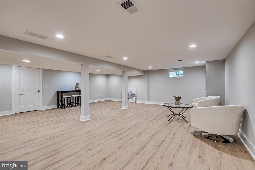 569 RIVERSIDE DRIVE