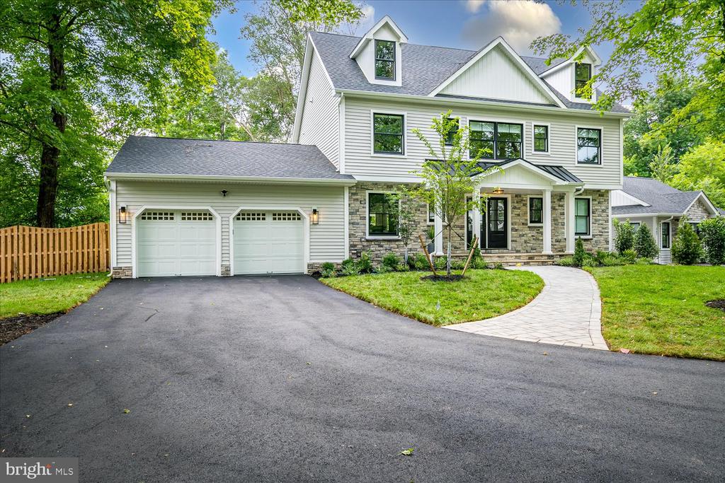 569 RIVERSIDE DRIVE