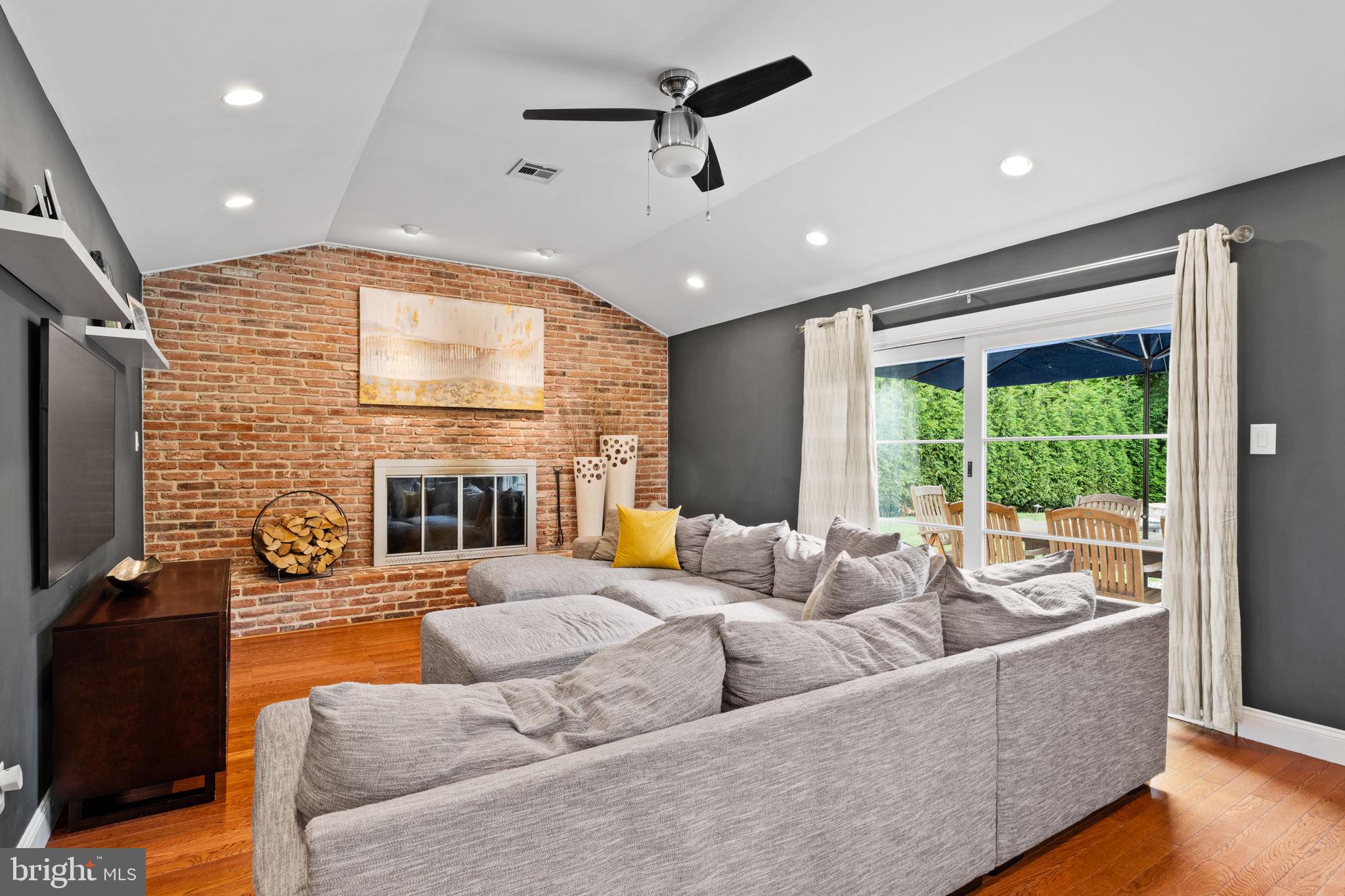 104 Eagle Dr