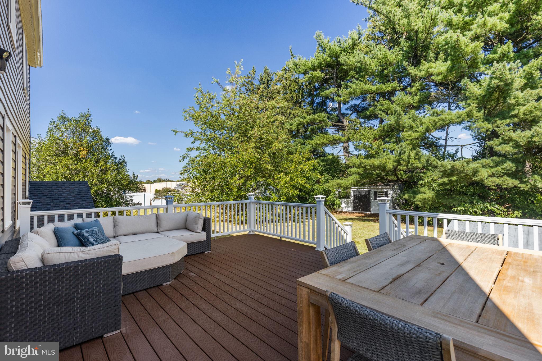 33 Colton Dr