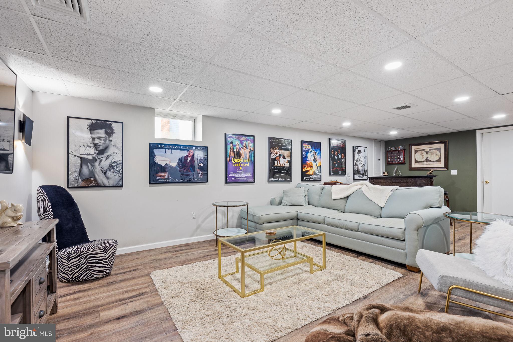 33 Colton Dr