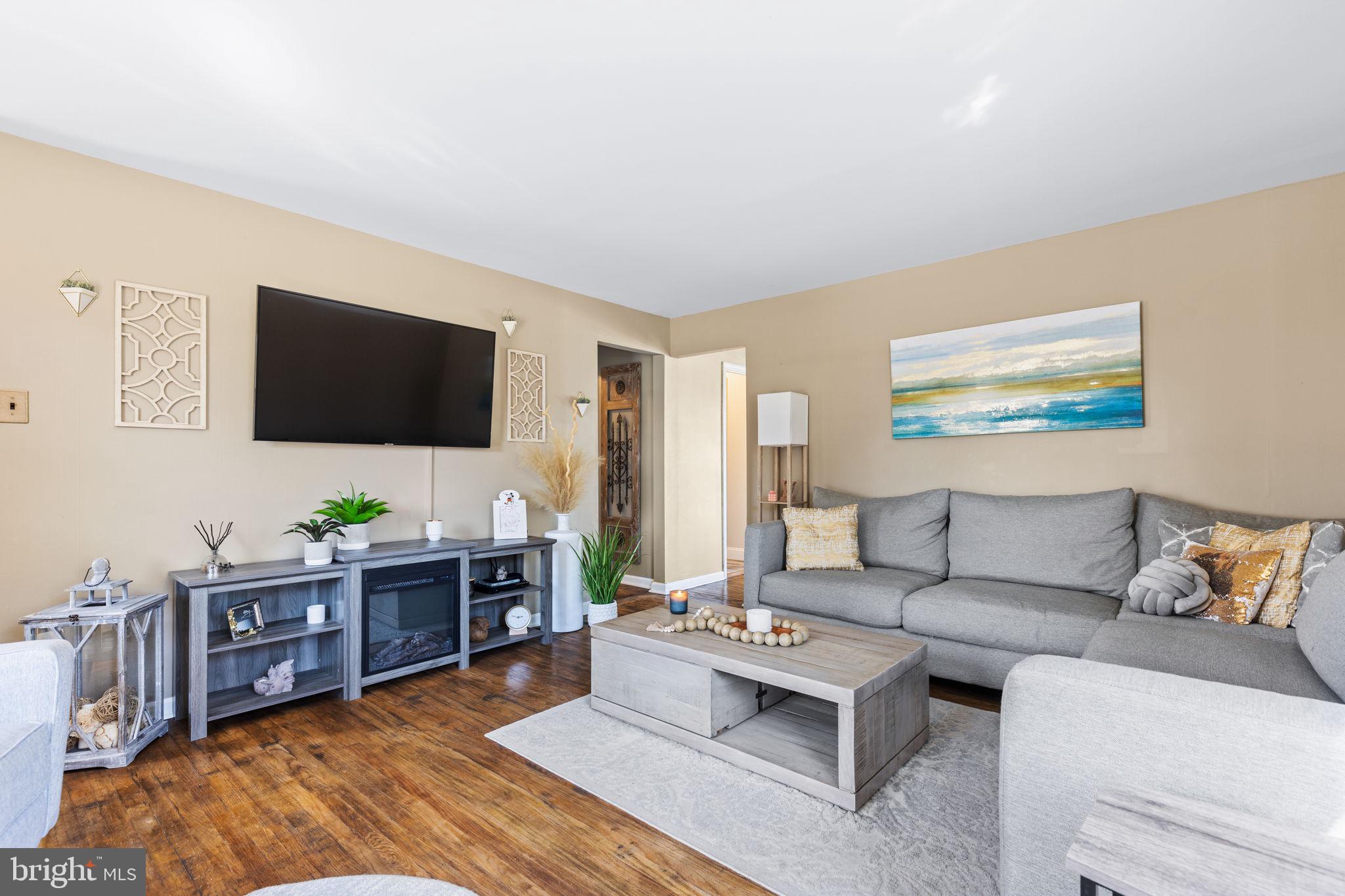 33 Colton Dr