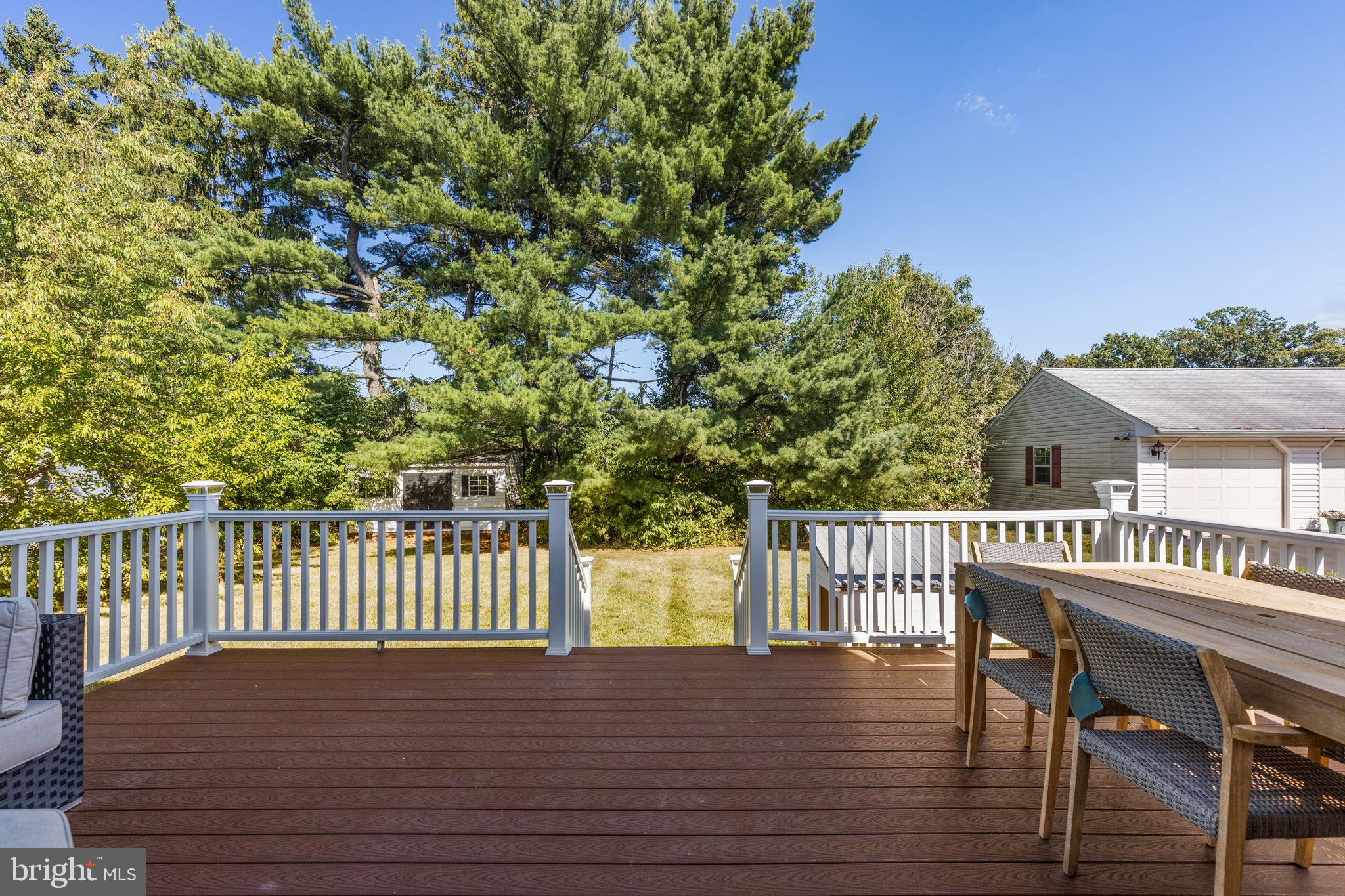33 Colton Dr