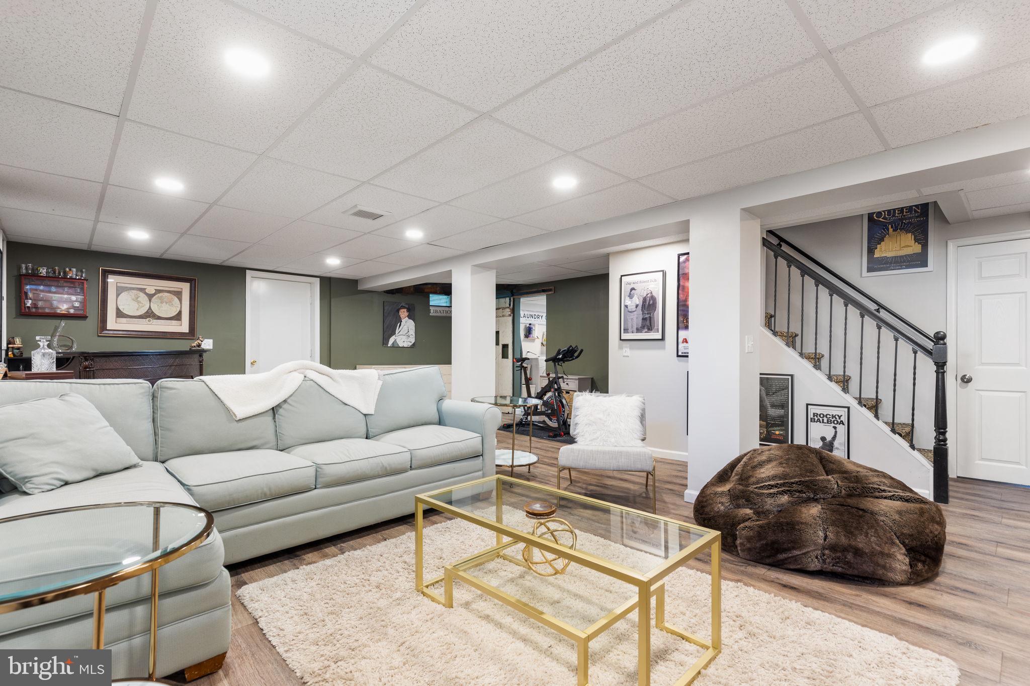 33 Colton Dr