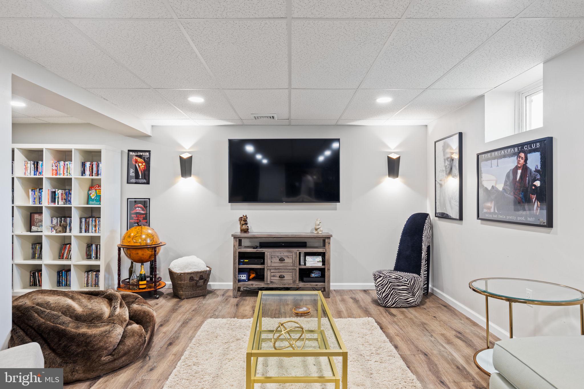 33 Colton Dr