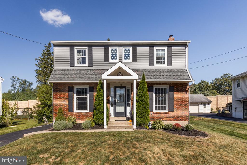33 Colton Dr