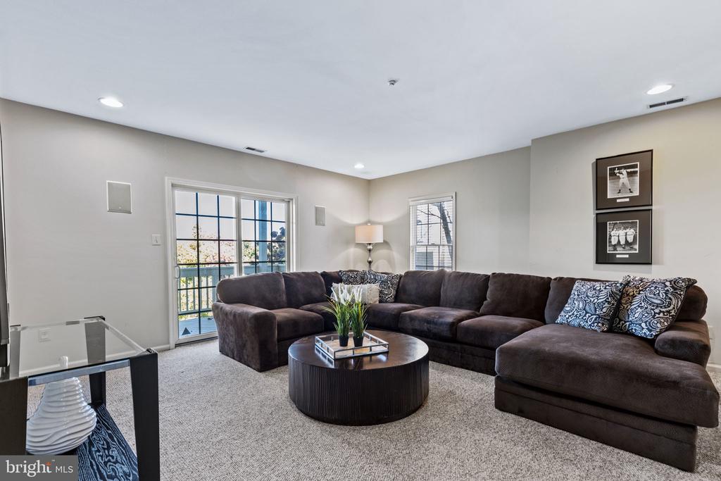 1112 Riverview Ln