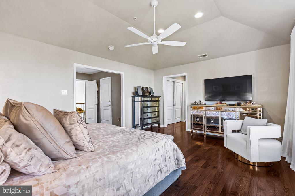 1112 Riverview Ln