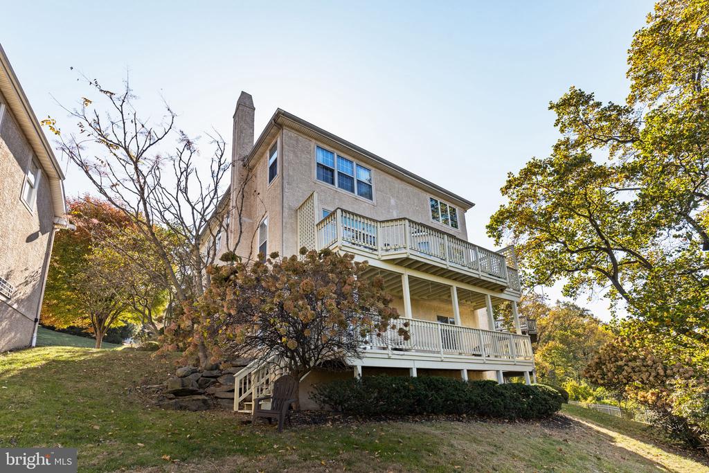 1112 Riverview Ln