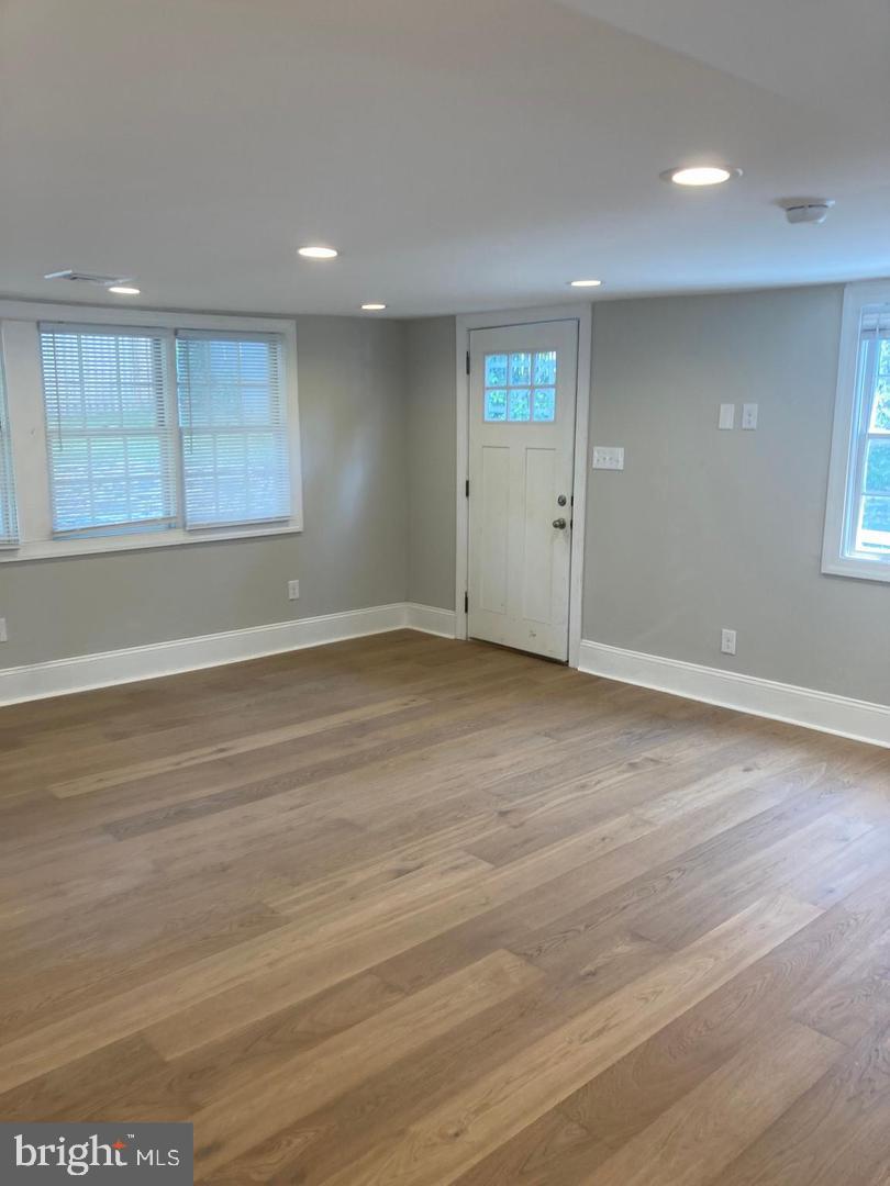 233 E MONTGOMERY AVENUE