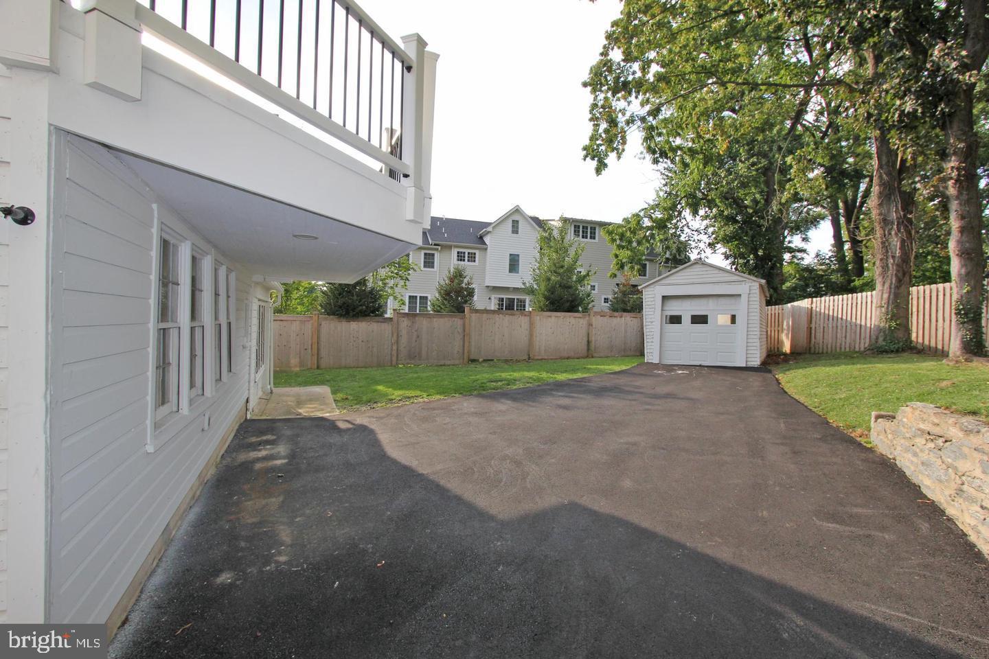 233 E MONTGOMERY AVENUE