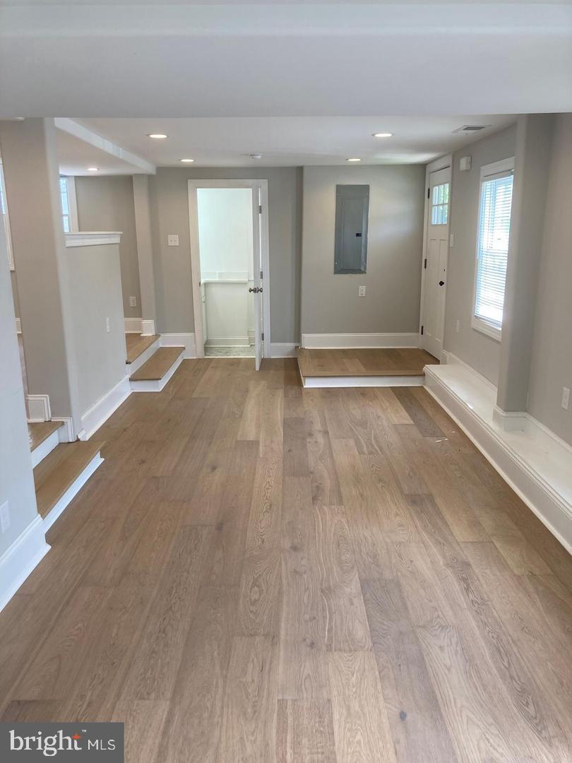 233 E MONTGOMERY AVENUE