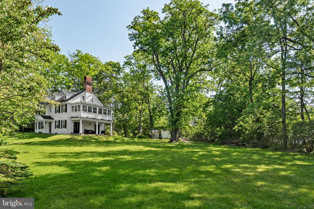 1404 E BUTLER PIKE