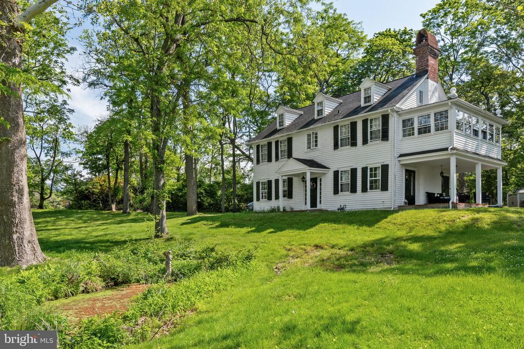 1404 E BUTLER PIKE