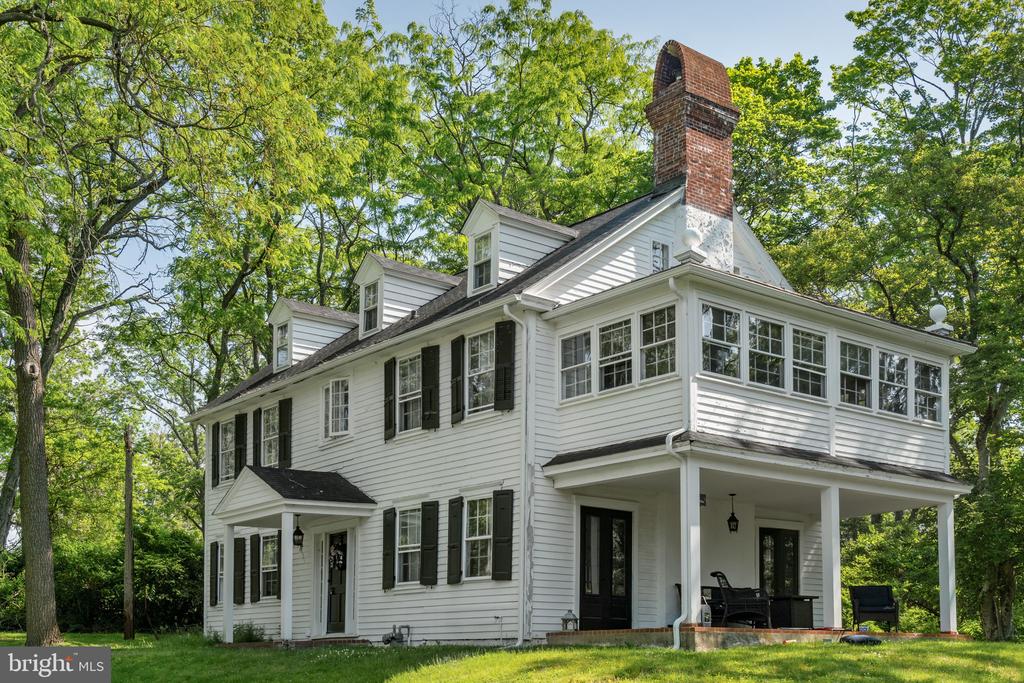 1404 E BUTLER PIKE