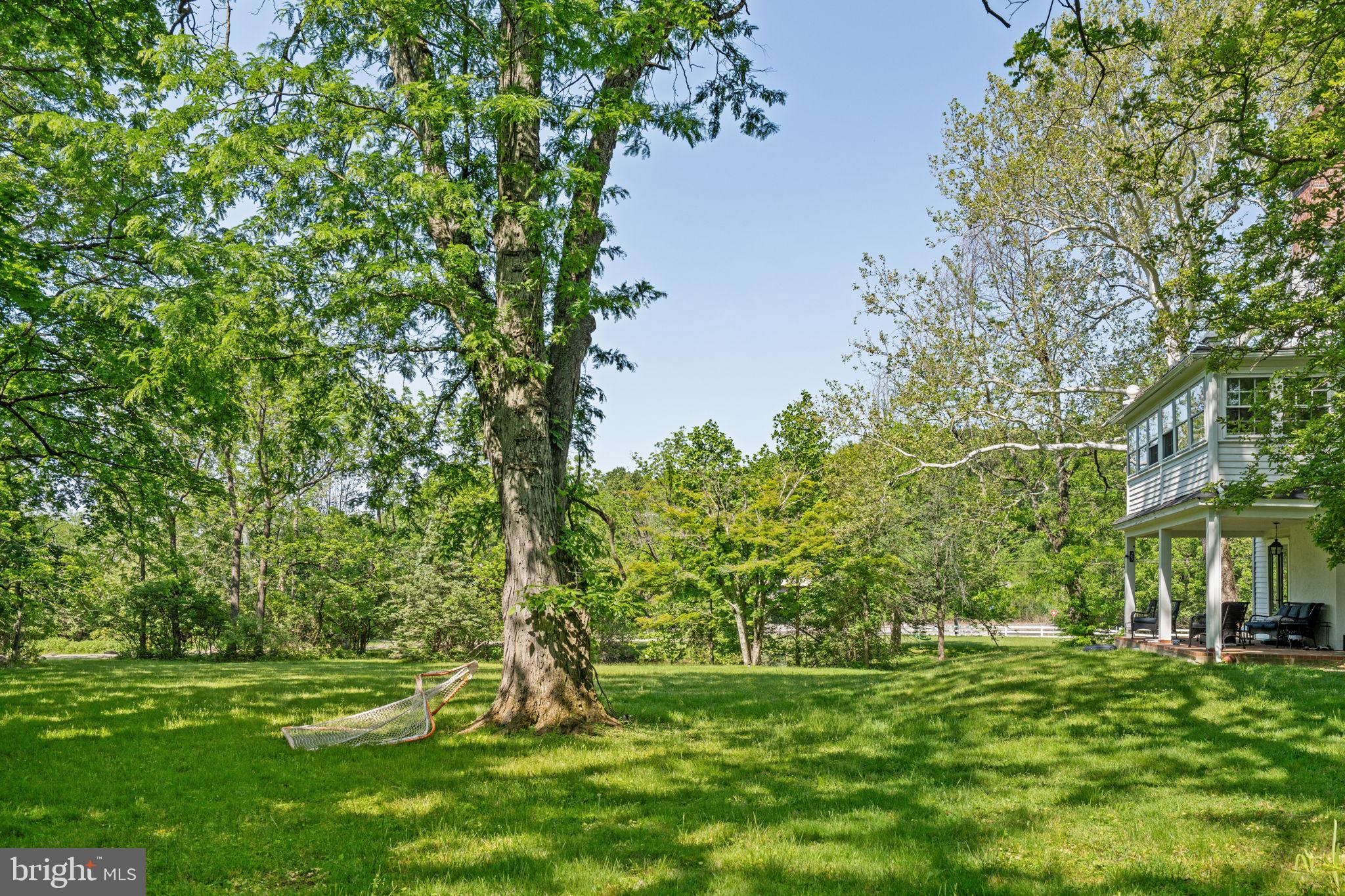 1404 E BUTLER PIKE