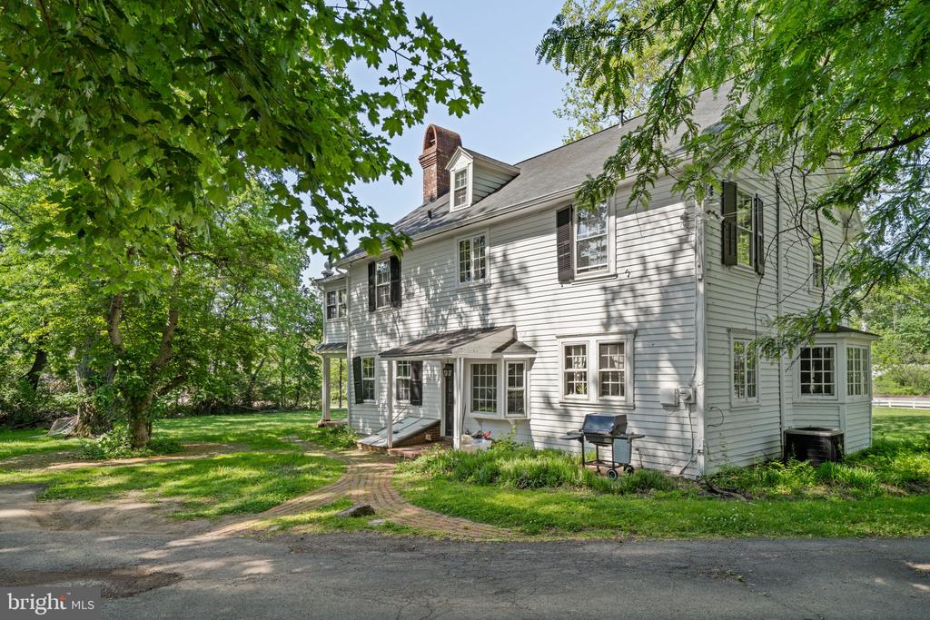 1404 E BUTLER PIKE