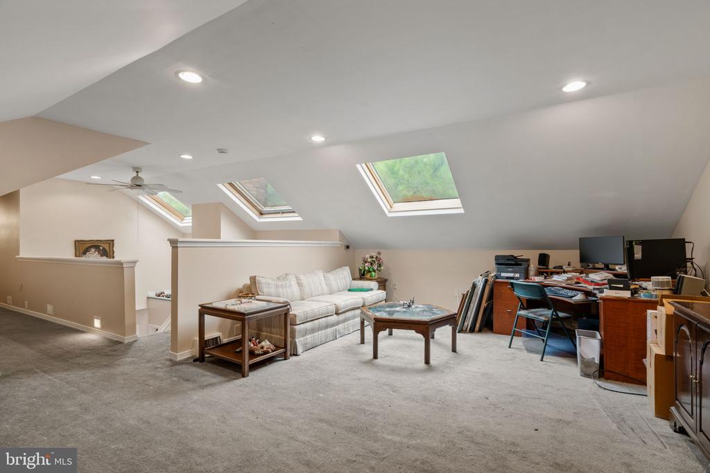 1508 SWEET BRIAR ROAD