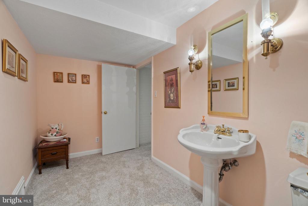 1508 SWEET BRIAR ROAD