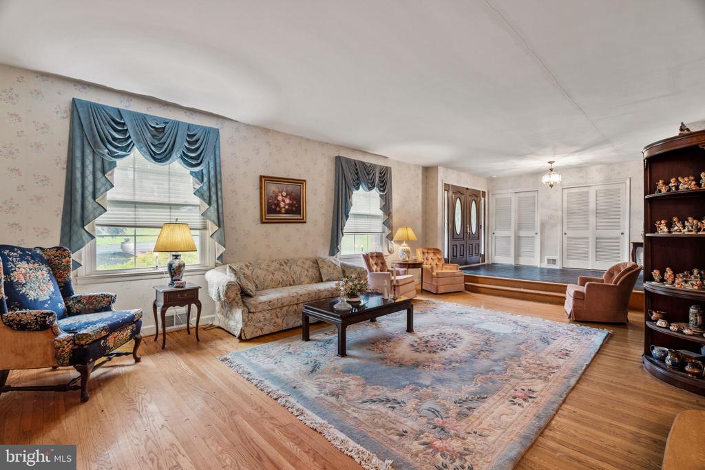 1508 SWEET BRIAR ROAD