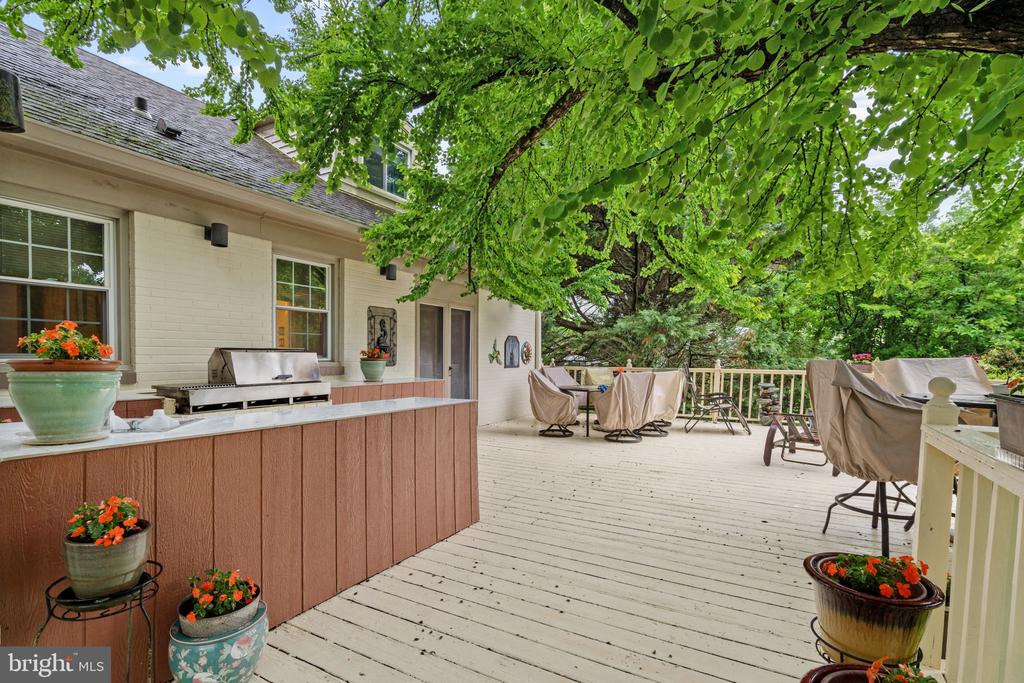 1508 SWEET BRIAR ROAD