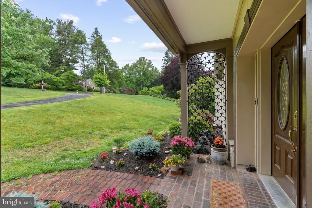 1508 SWEET BRIAR ROAD