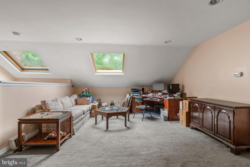 1508 SWEET BRIAR ROAD