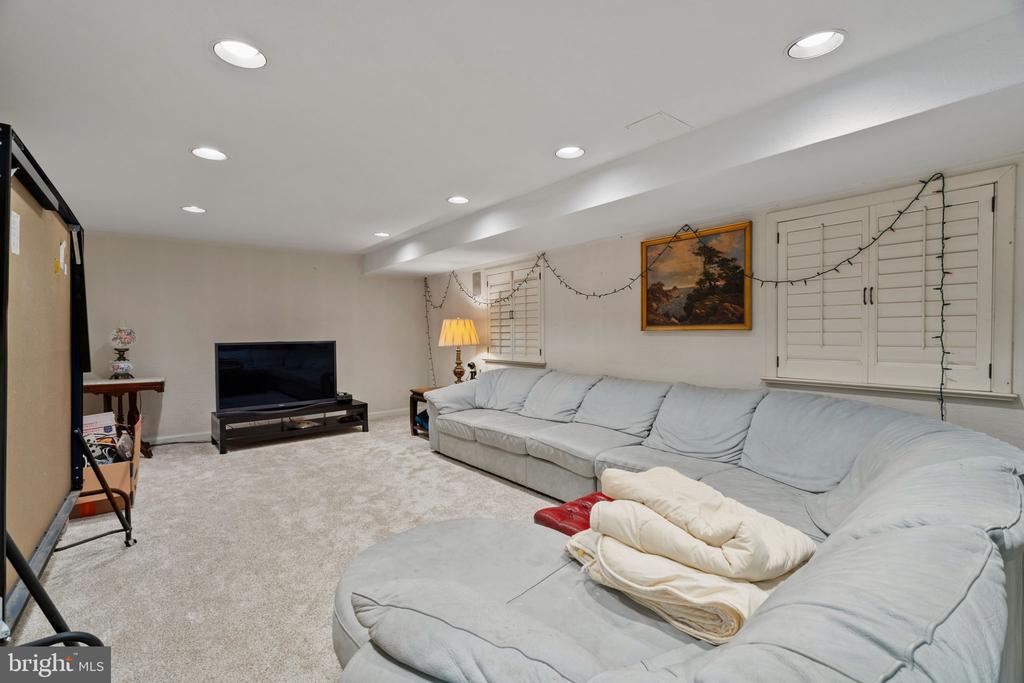 1508 SWEET BRIAR ROAD