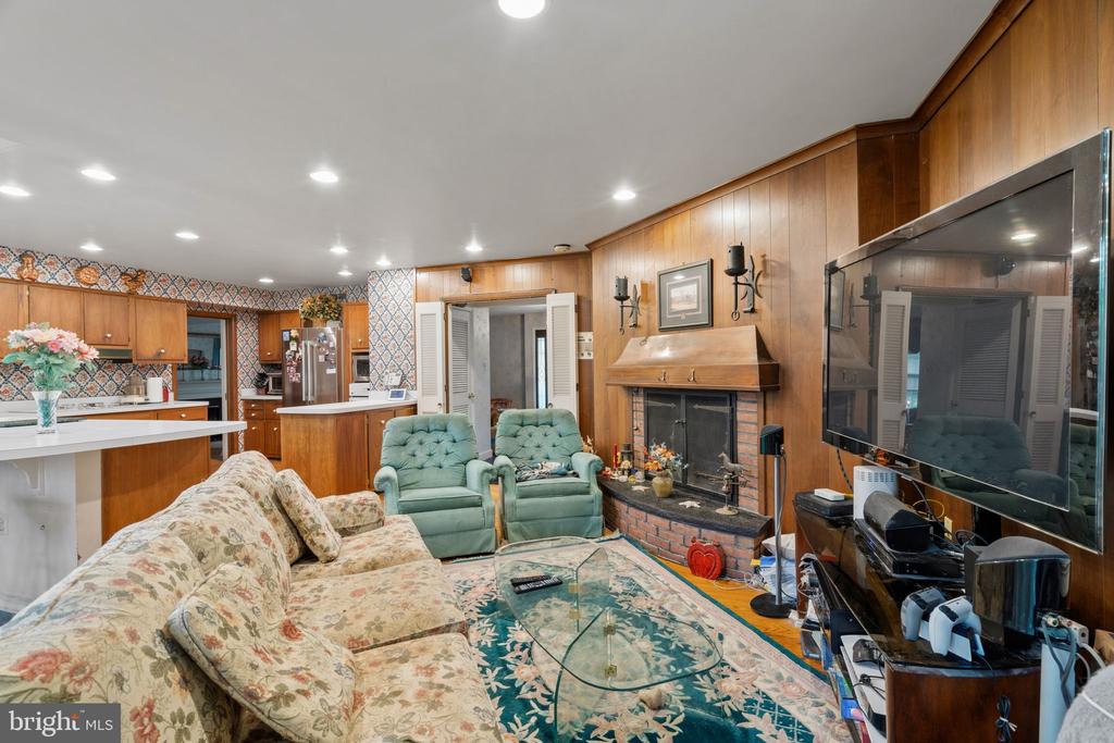 1508 SWEET BRIAR ROAD