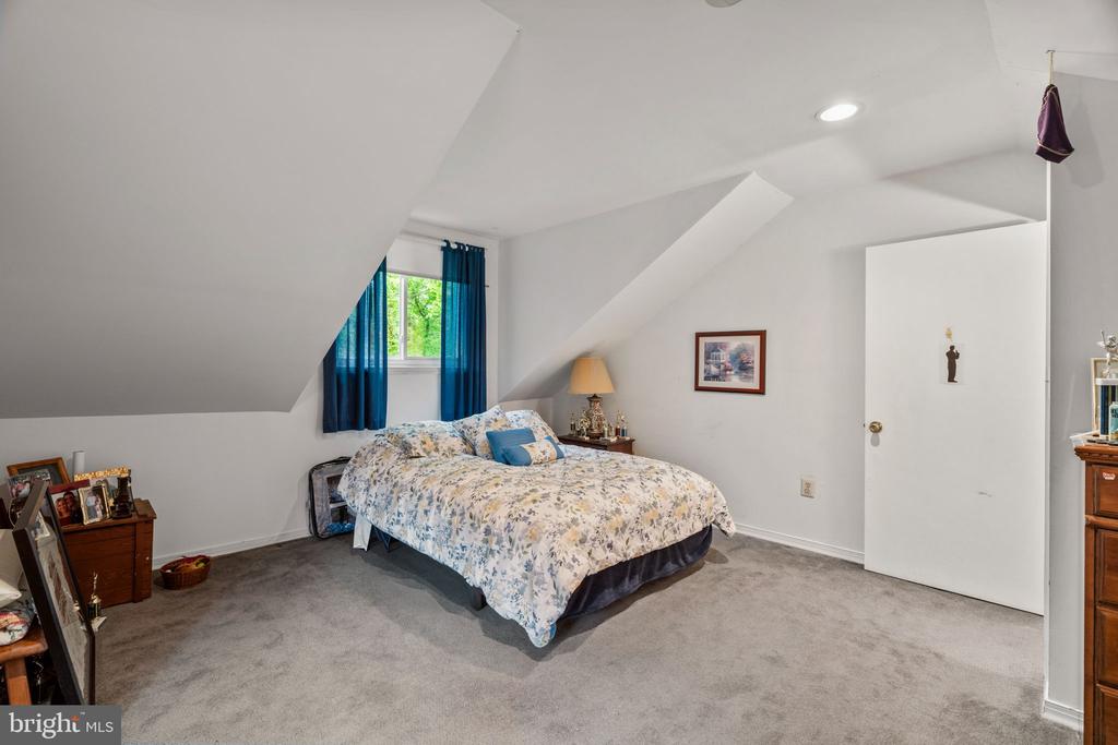 1508 SWEET BRIAR ROAD