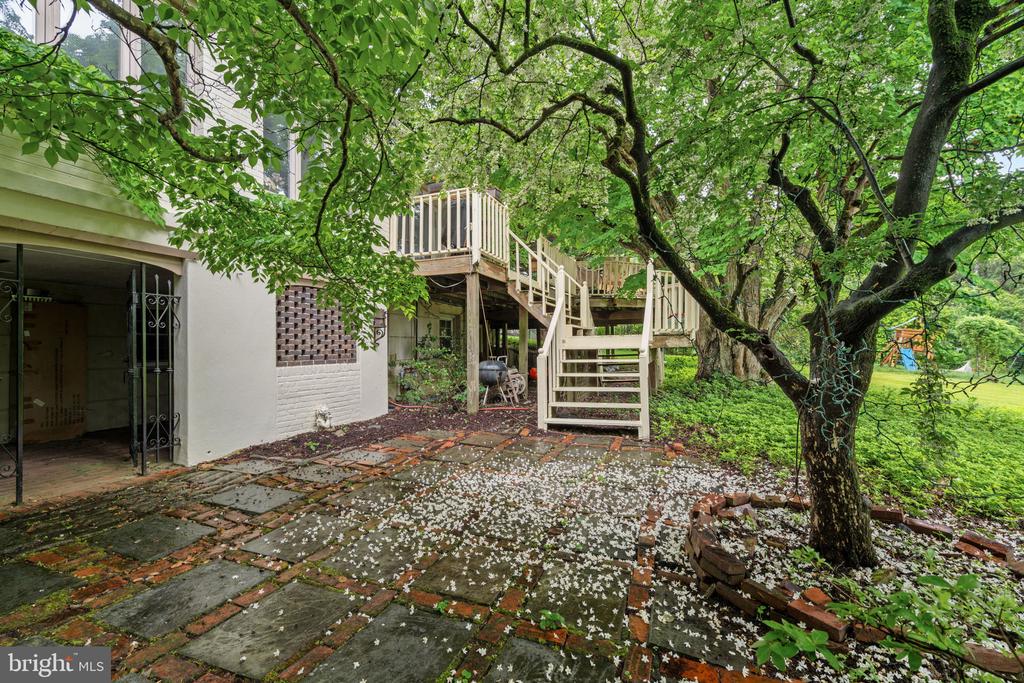 1508 SWEET BRIAR ROAD