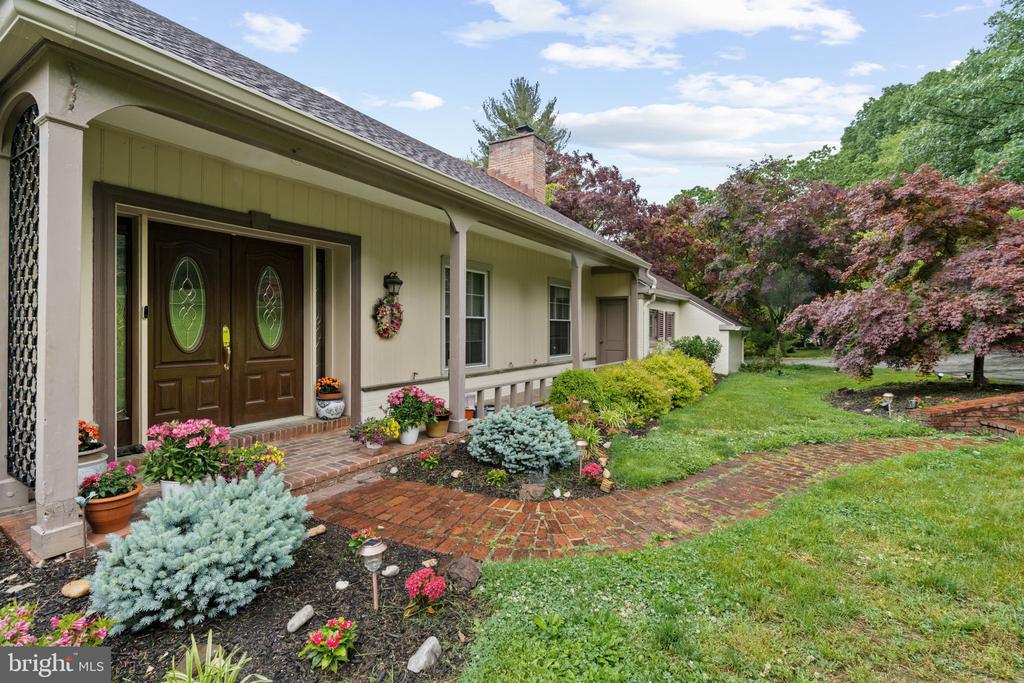 1508 SWEET BRIAR ROAD