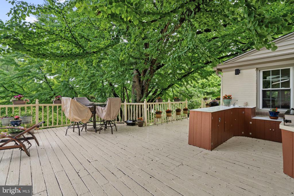 1508 SWEET BRIAR ROAD