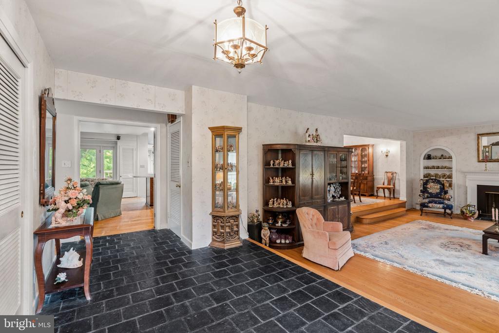 1508 SWEET BRIAR ROAD