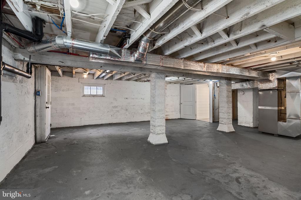 1515 BUTLER PIKE