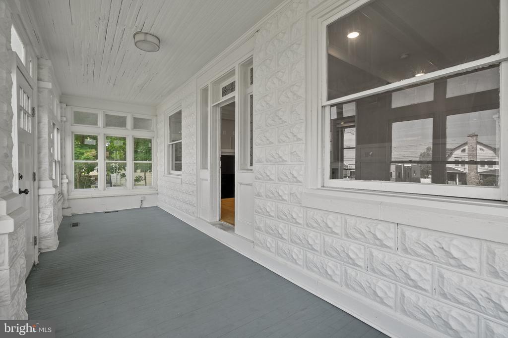 1515 BUTLER PIKE
