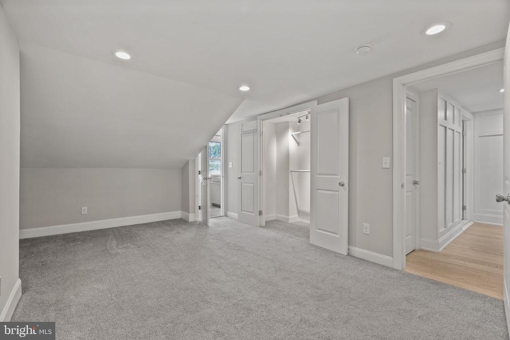 1515 BUTLER PIKE