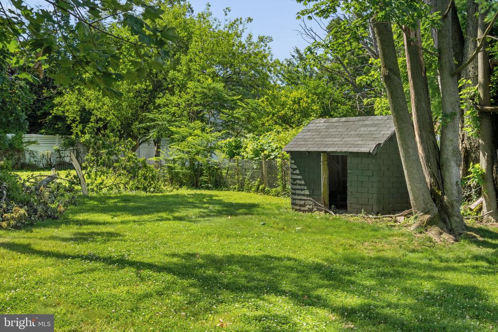 1515 BUTLER PIKE