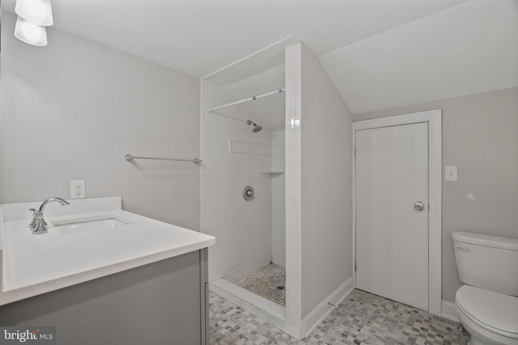 1515 BUTLER PIKE